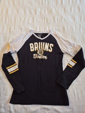 Reebok Boston Bruins child size XL or 16 V neck long sleeve shirt EUC